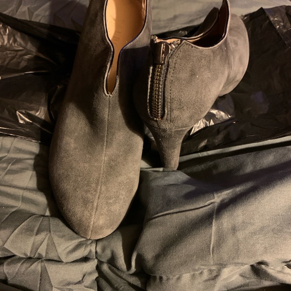 Talbots Gray Ankle Boots - Picture 2 of 3